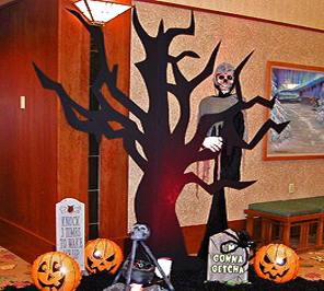halloween-tree halloween theme party planner