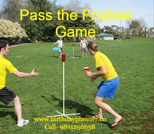 Pass the Frisbee Game