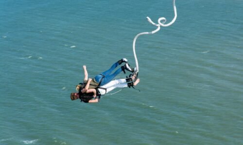free-photo-of-two-people-bungee-jumping-over-the-sea Bungee jumping